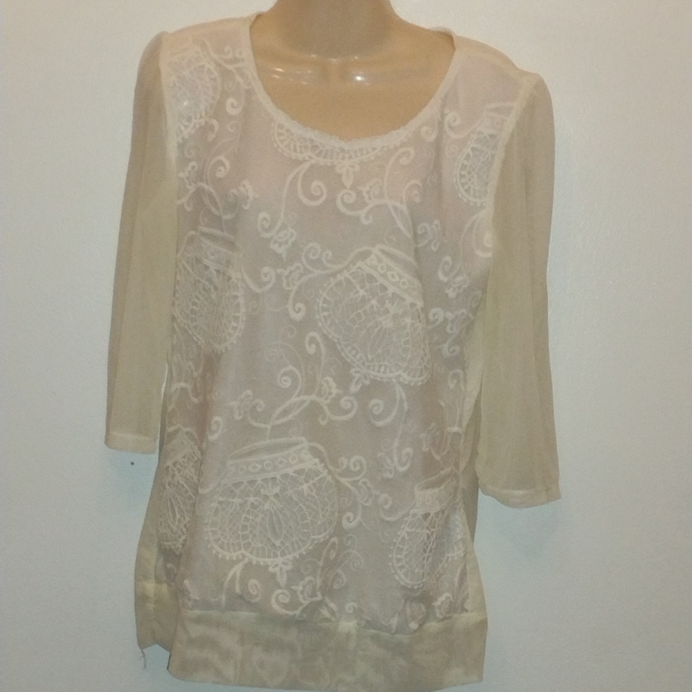 La Reyna girls top.